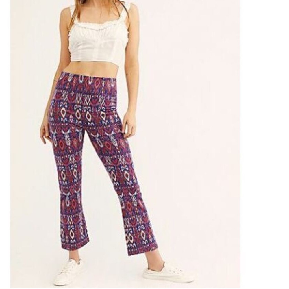 Free People Ikat Tribal Printed Pull On Knit Cropped
Flare Pants Size 0